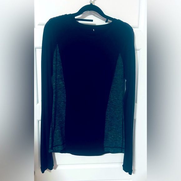 size 6 long sleeve, super soft too toned, Lululemon shirt - Picture 1 of 4